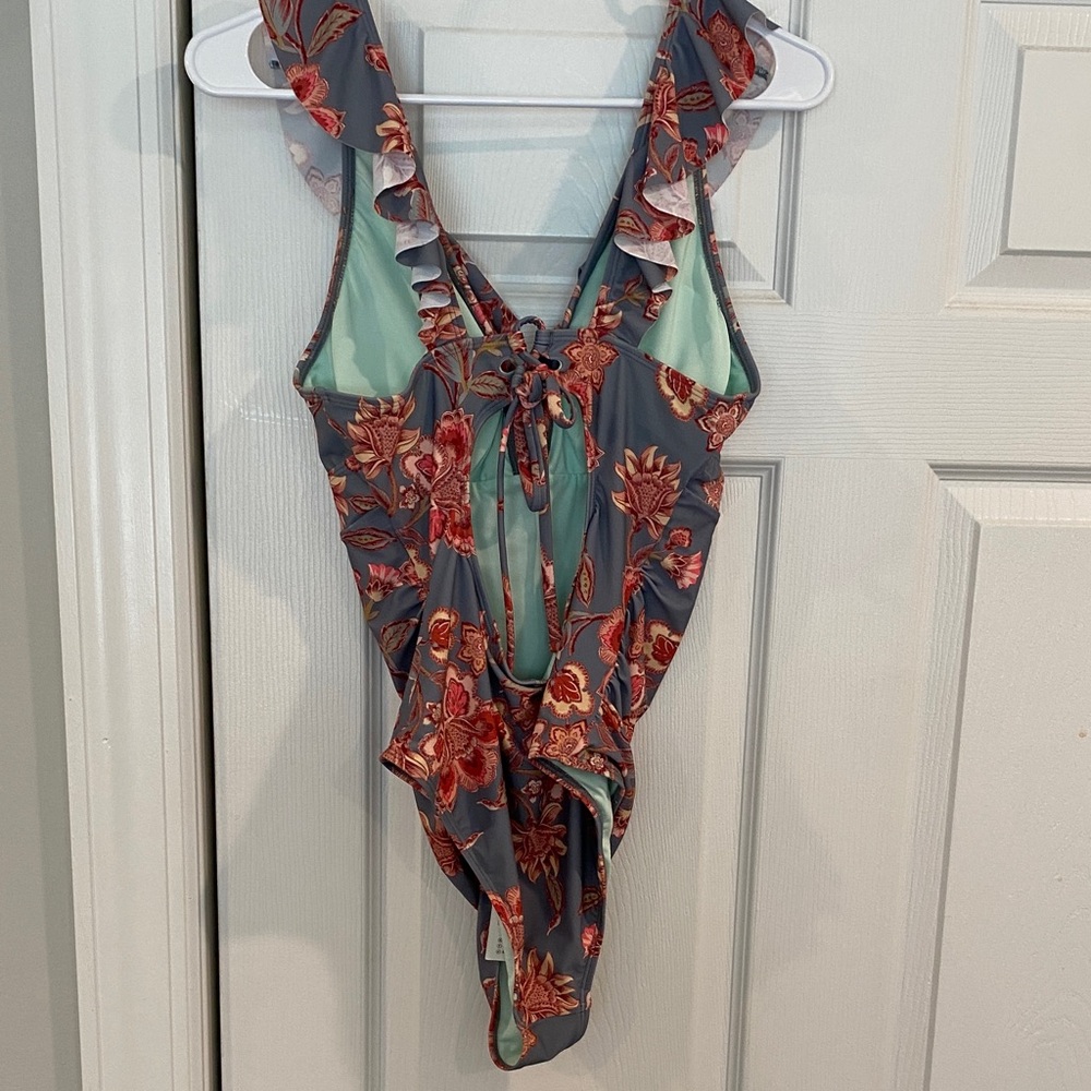 Floral One-Piece Swimsuit never worn - Picture 2 of 2